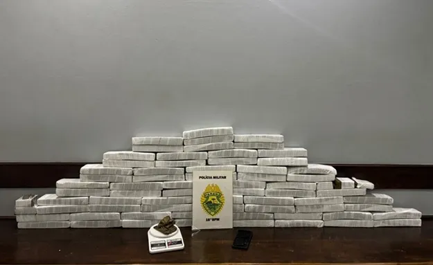 Polícia apreende quase 45 kg de maconha e prende suspeito por tráfico na PR-170 em Guarapuava