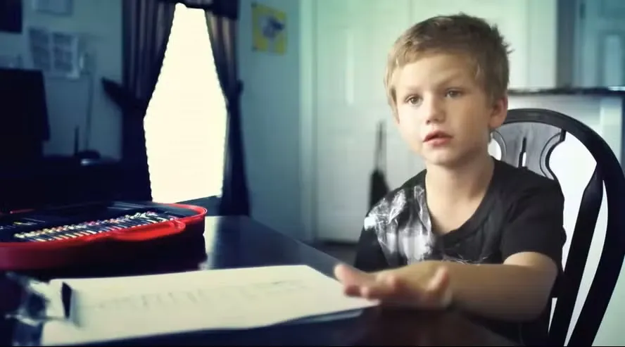 Menino afirma ter morrido no 11 de Setembro e caso volta a viralizar nas redes