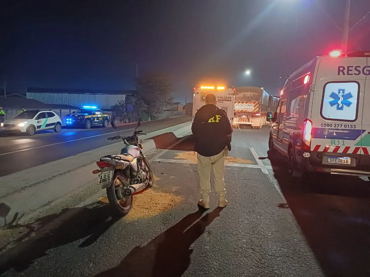 Motociclista morre em colisão com caminhão na BR-277, em Paranaguá
