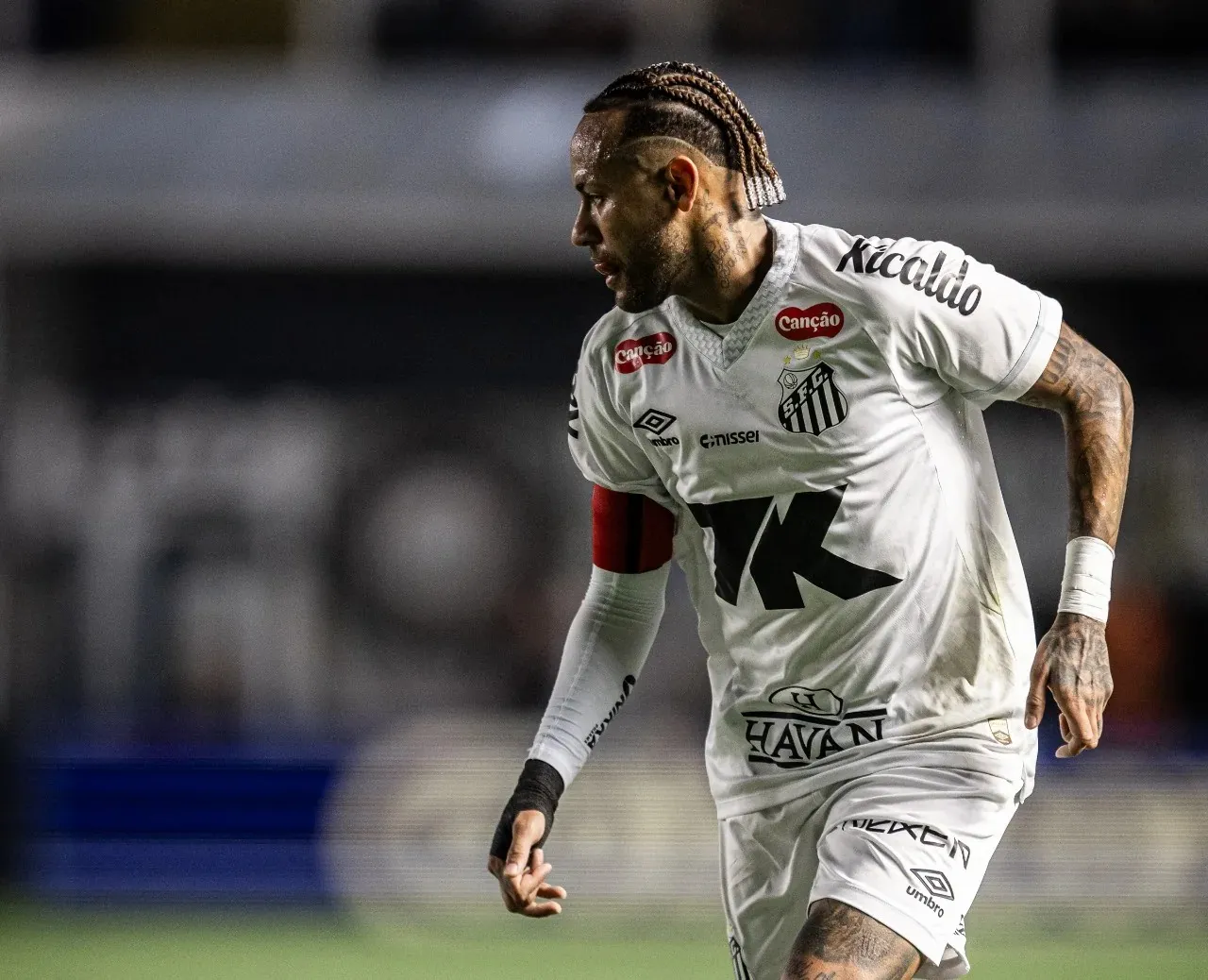 Envolvido em discussão com Neymar, torcedor pede desculpa, mas cobra elenco