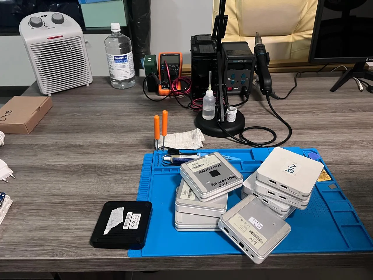 PF deflagra operação contra grupo que vendia aparelhos para acesso ilegal à TV por assinatura